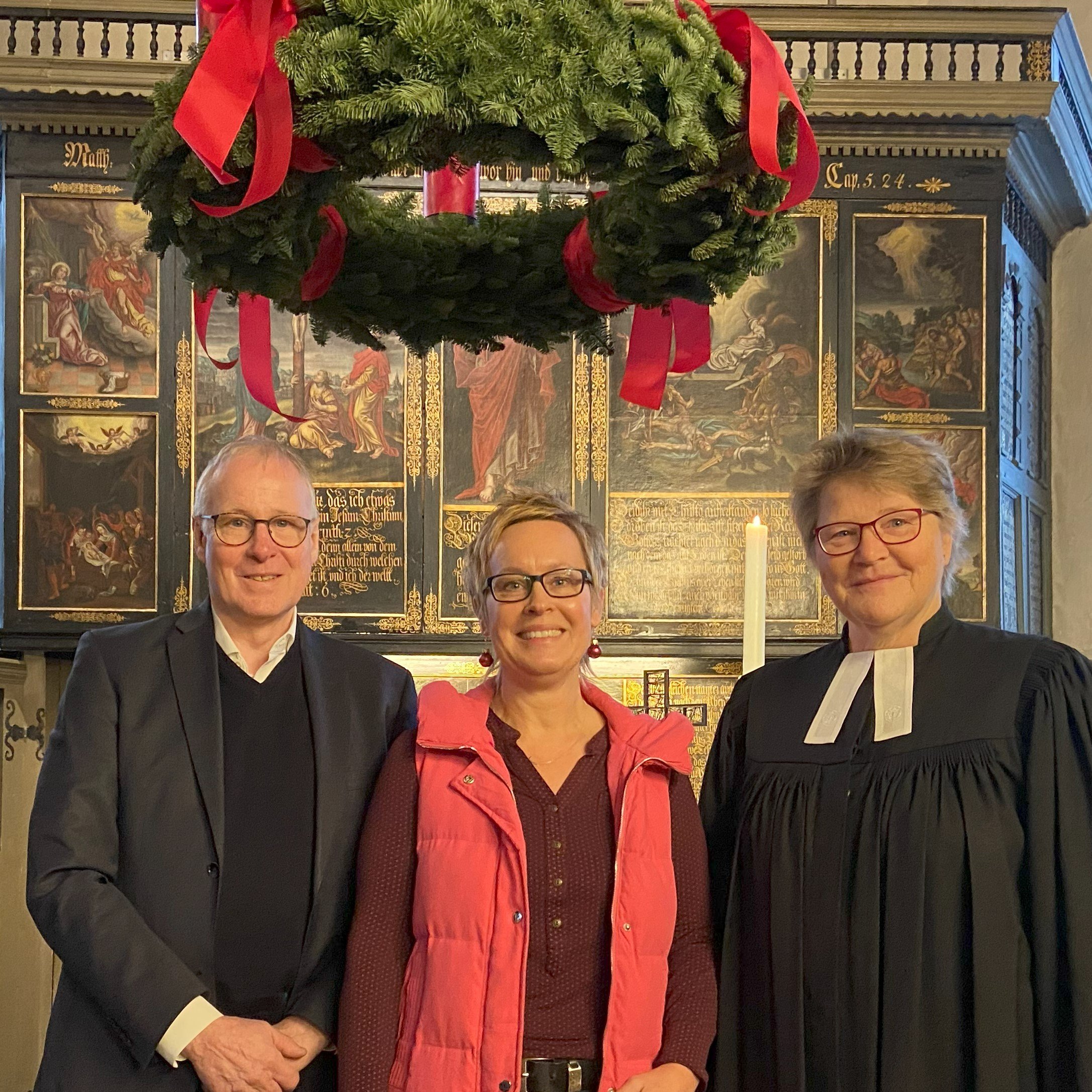 Diakonie-Vorstand Thomas Feld und Pfarrerin Anne Jaborg(rechts) verabschiedeten DiKiTa-Leiterin Nicole Eilers. Foto: Kerstin Kempermann