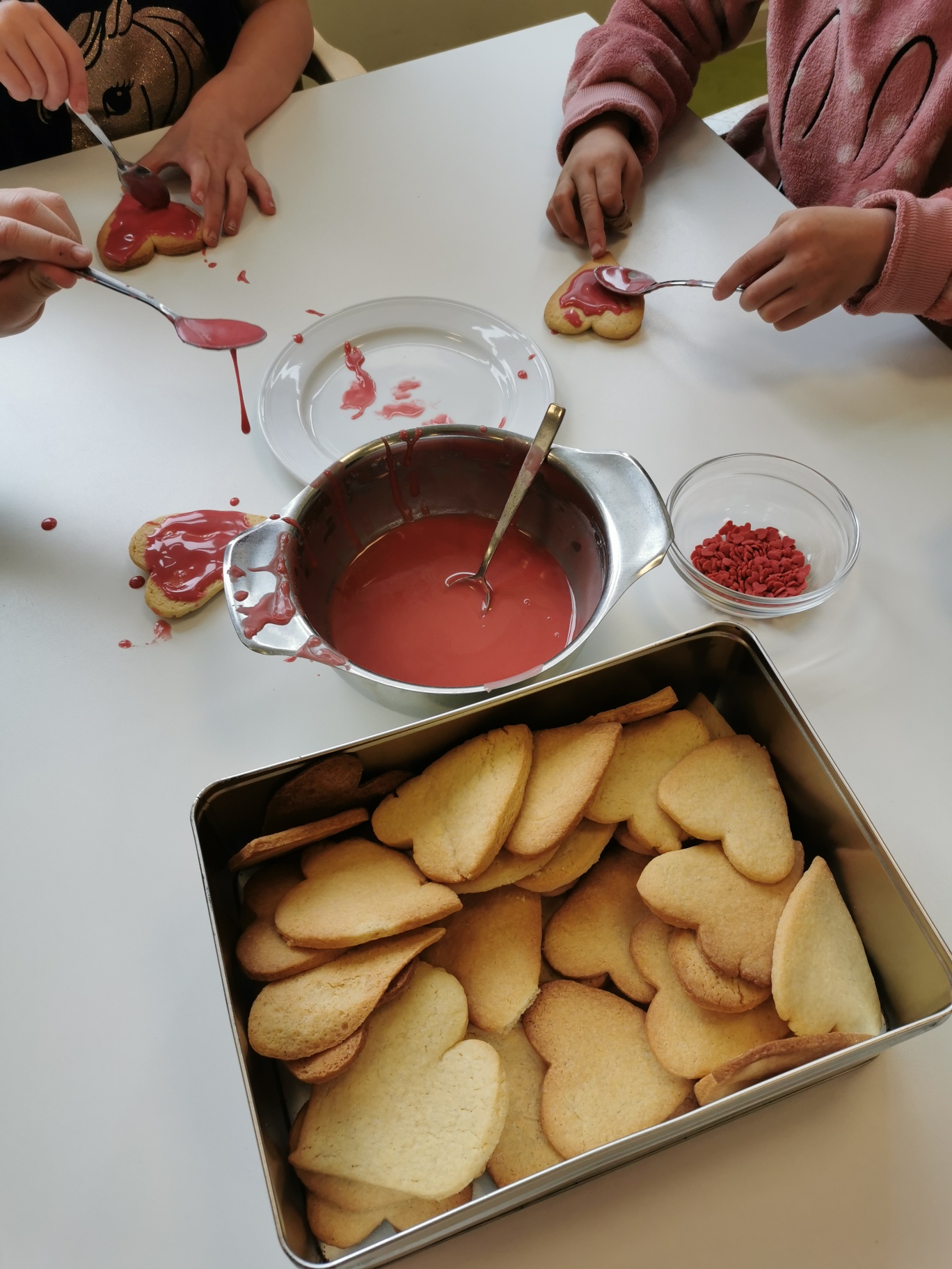 In der DiKiTa haben die Kindergartenkinder kleine Überraschungen für die Mamas vorbereitet. 